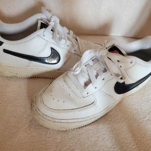 Nike Air Ar7446-100 Size 6Y